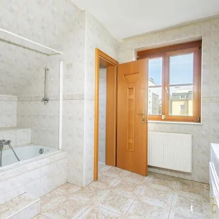 4-Bedroom House & Large Garden Wien Exterior foto