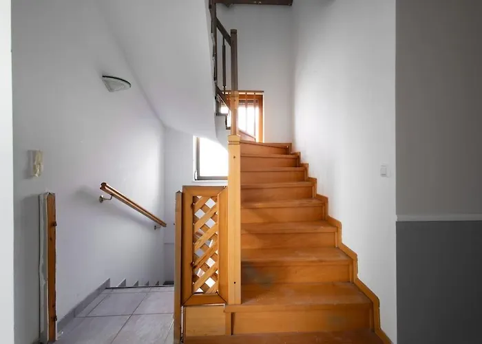 4-Bedroom House & Large Garden