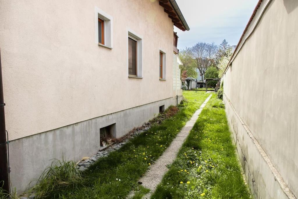 4-bedroom House & Large Garden Ferienhaus Wien