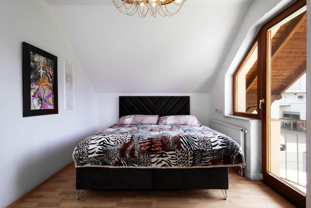 Ferienhaus 4-bedroom House & Large Garden *