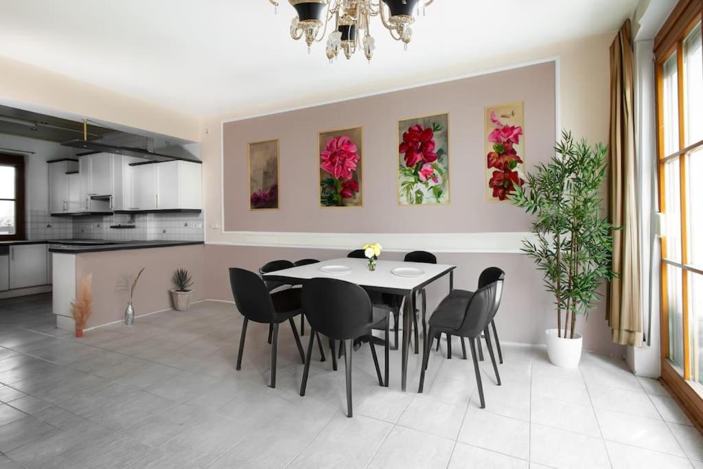 4-bedroom House & Large Garden * Wien